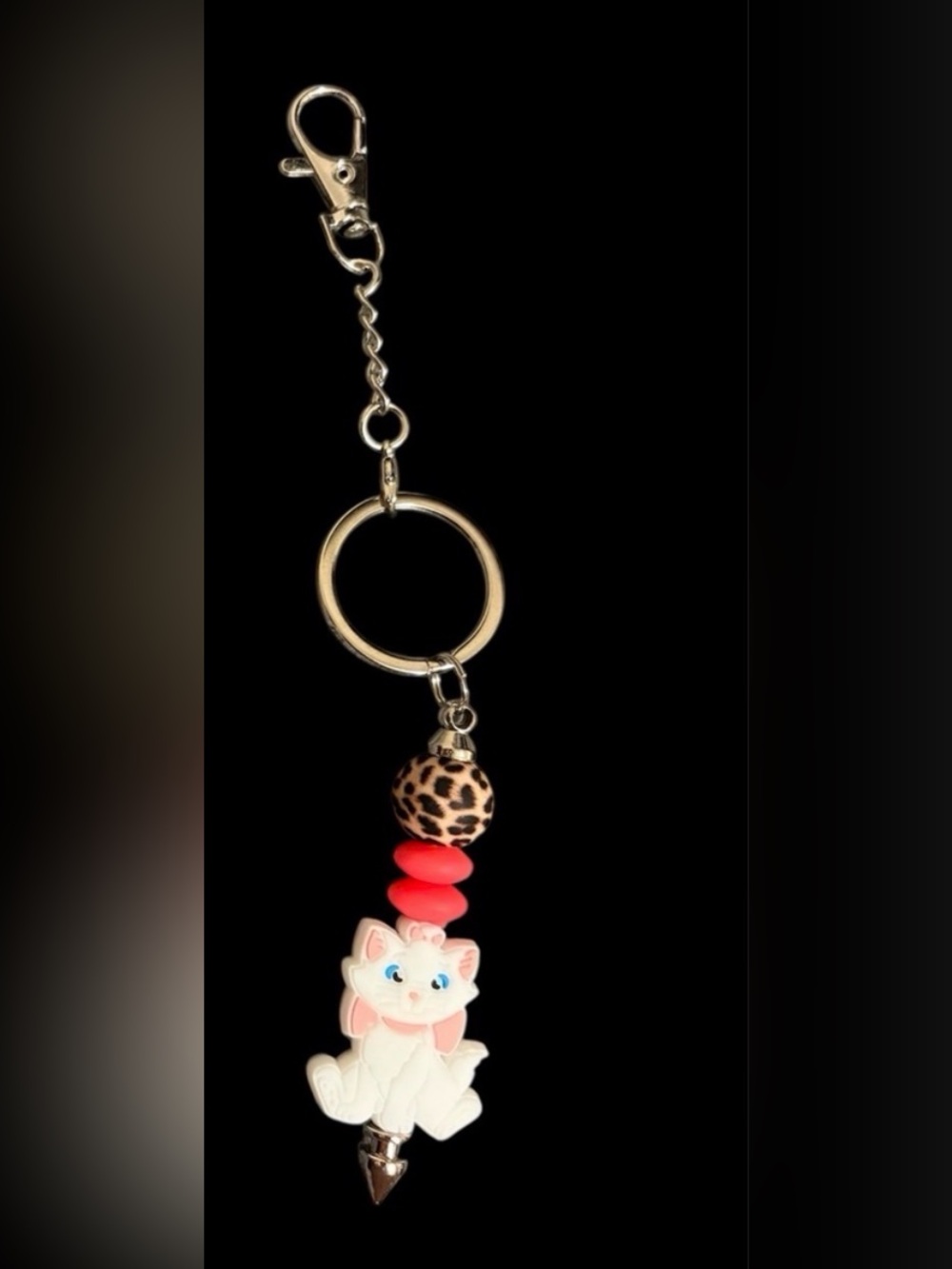 White Cat Keychain - Picture 2 of 2